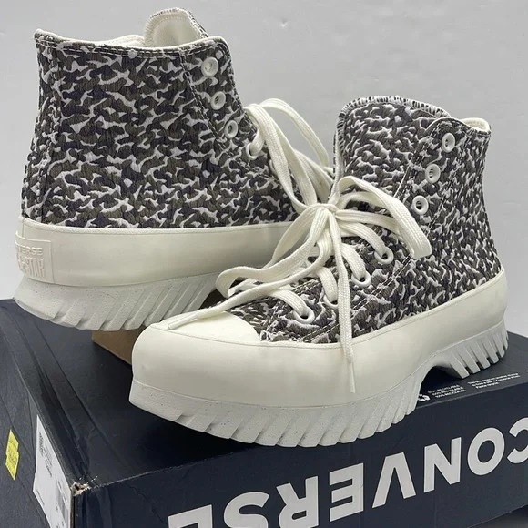 Converse WMNS High-Top Platforms A00877C
CTAS LUGGED 2.0 HI
SAND DUNE/EGRET/EGRT - Picture 8 of 16